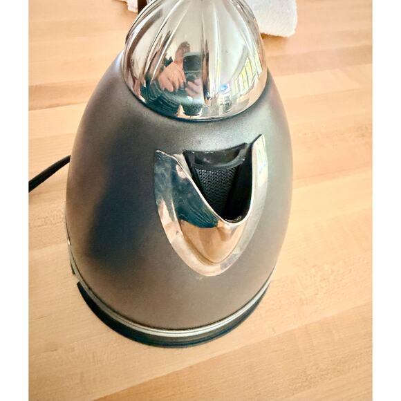 DELONGHI ELECTRIC WATER KETTLE - Picture 5 of 8